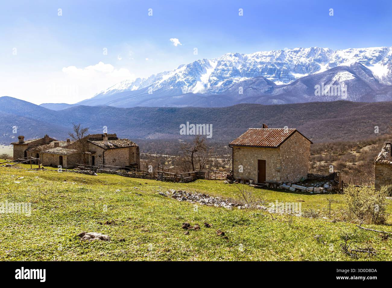 Italie, Abruzzes, village de montagne abandonné, Pagliare di Tione Banque D'Images