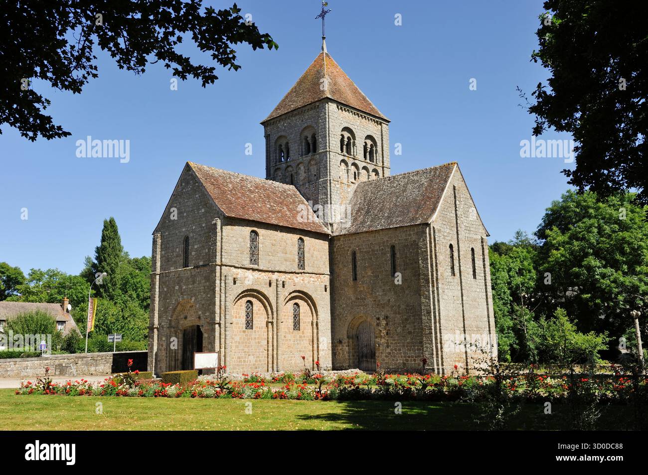 Église romane notre-Dame-sur-l'eau, Domfront, Department of Orne, région Normandie, France, Europe Banque D'Images