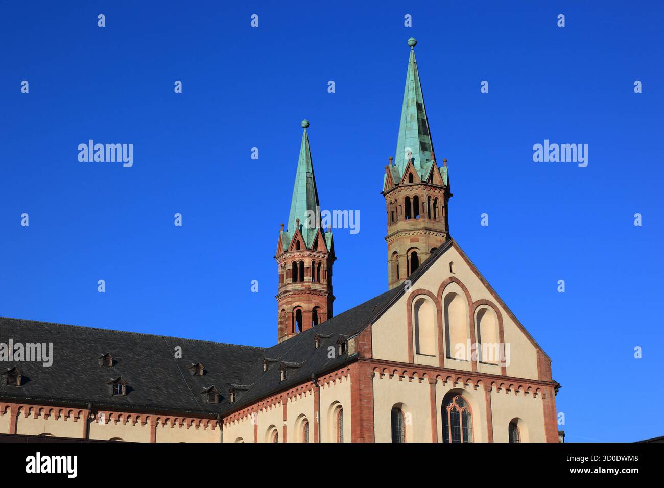 Vue est de la cathédrale de Kilian à Würzburg, basse-Franconie, Bavière, Allemagne Banque D'Images