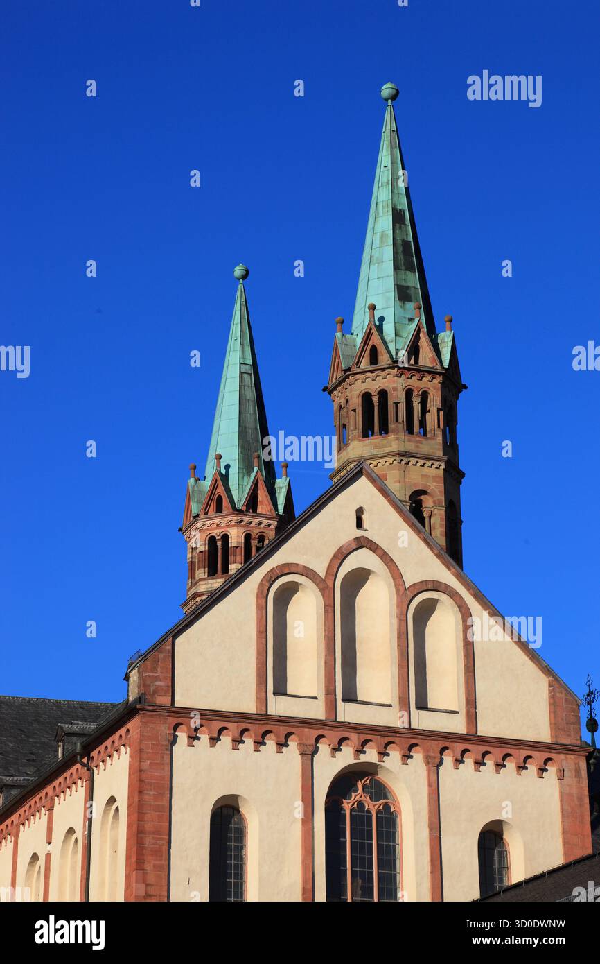 Vue est de la cathédrale de Kilian à Würzburg, basse-Franconie, Bavière, Allemagne Banque D'Images