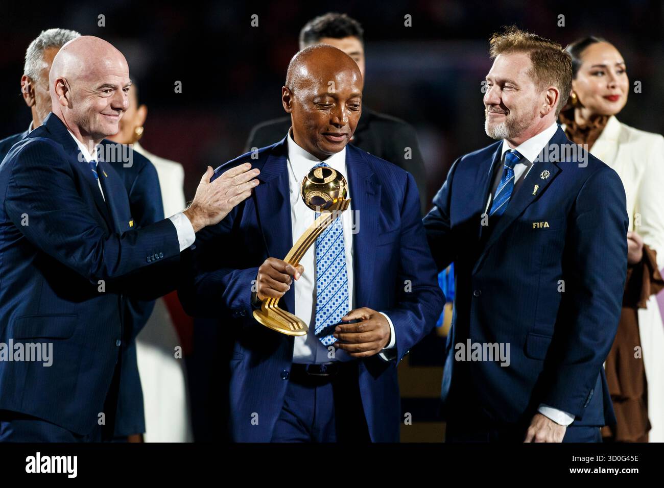 Santiago, Chili - 19 octobre : le président de la FIFA Gianni Infantino, le vice-président de la FIFA et président de la CAF Patrice Motsepe et le président de la CONMEBOL Alej Banque D'Images