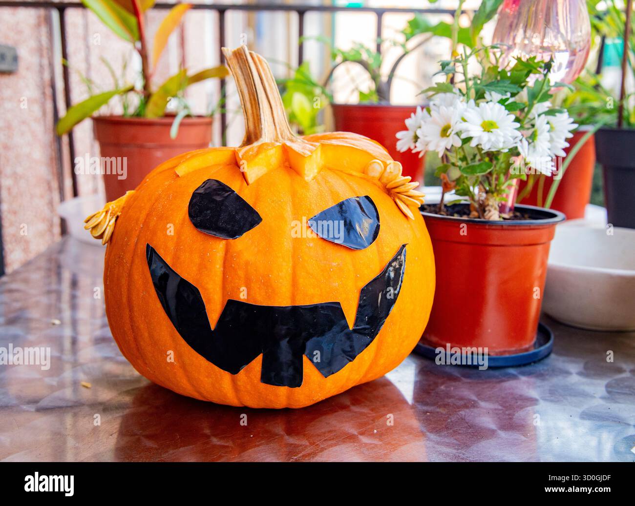 Visage de citrouille festif d'Halloween éclatant de joie Banque D'Images