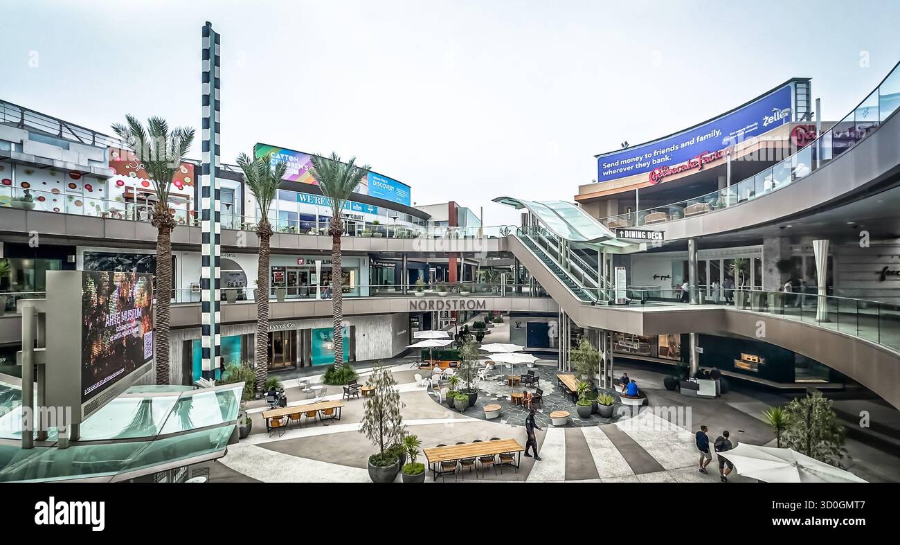 Californie, États-Unis, 29 septembre 2024, vue de la Cheesecake Factory à Santa Monica place, un centre commercial extérieur Banque D'Images