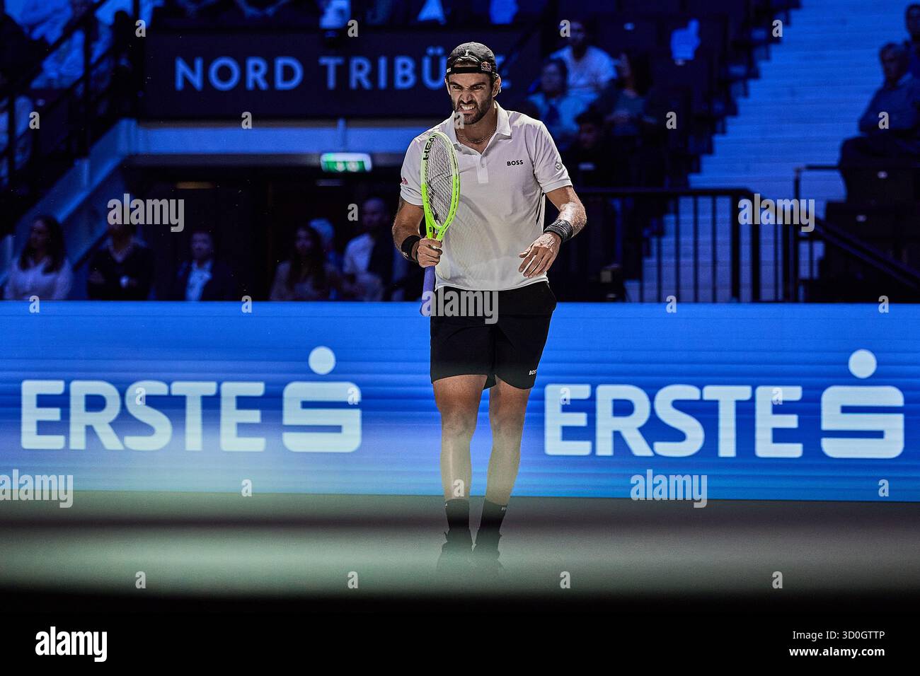 Vienne, Vienne, Autriche. 23 octobre 2025. Matteo Berrettini d'Italie réagit avec le poing serré lors de son match contre Cameron Norrie de Grande-Bretagne lors de l'Erste Bank Open - ATP500, Mens Tennis, 23.10.2025, Vienne (Wiener Stadthalle), Autriche (crédit image : © Mathias Schulz/ZUMA Press Wire) USAGE ÉDITORIAL SEULEMENT ! Non destiné à UN USAGE commercial ! Banque D'Images Vienne, Vienne, Autriche. 23 octobre 2025. Matteo Berrettini d'Italie réagit avec le poing serré lors de son match contre Cameron Norrie de Grande-Bretagne lors de l'Erste Bank Open - ATP500, Mens Tennis, 23.10.2025, Vienne (Wiener Stadthalle), Autriche (crédit image : © Mathias Schulz/ZUMA Press Wire) USAGE ÉDITORIAL SEULEMENT ! Non destiné à UN USAGE commercial ! Banque D'Images