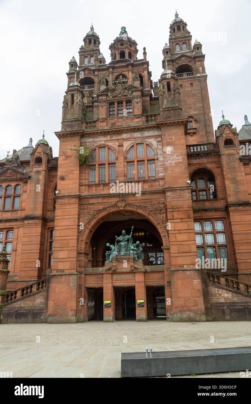 Kelvingrove Art Gallery and Museum situé dans Kelvingrove Park, Glasgow, Écosse Banque D'Images