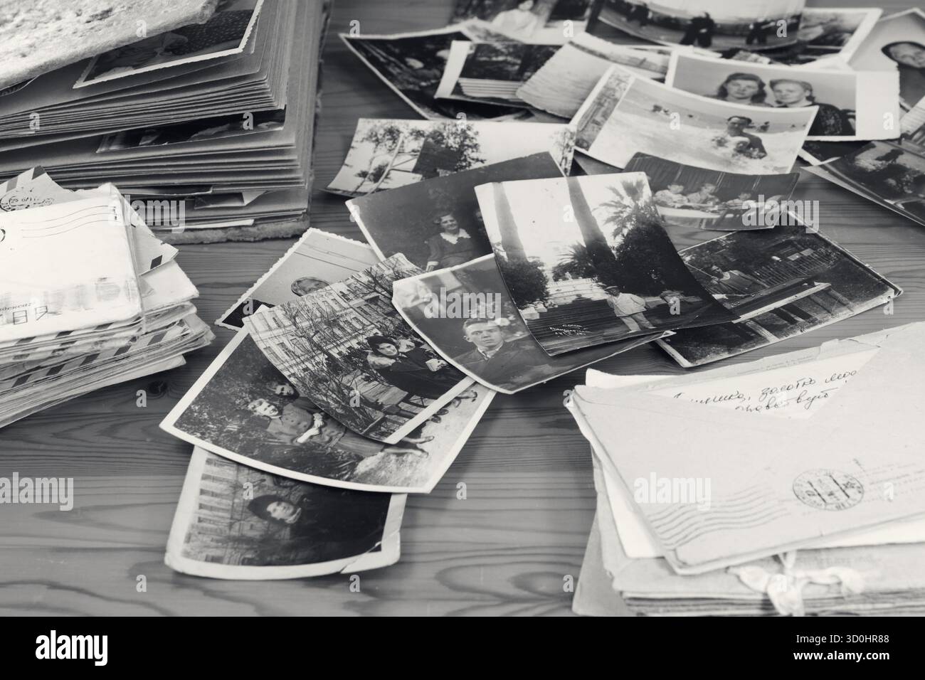 Photos amateurs vintage des différentes années et vieilles lettres postales Banque D'Images