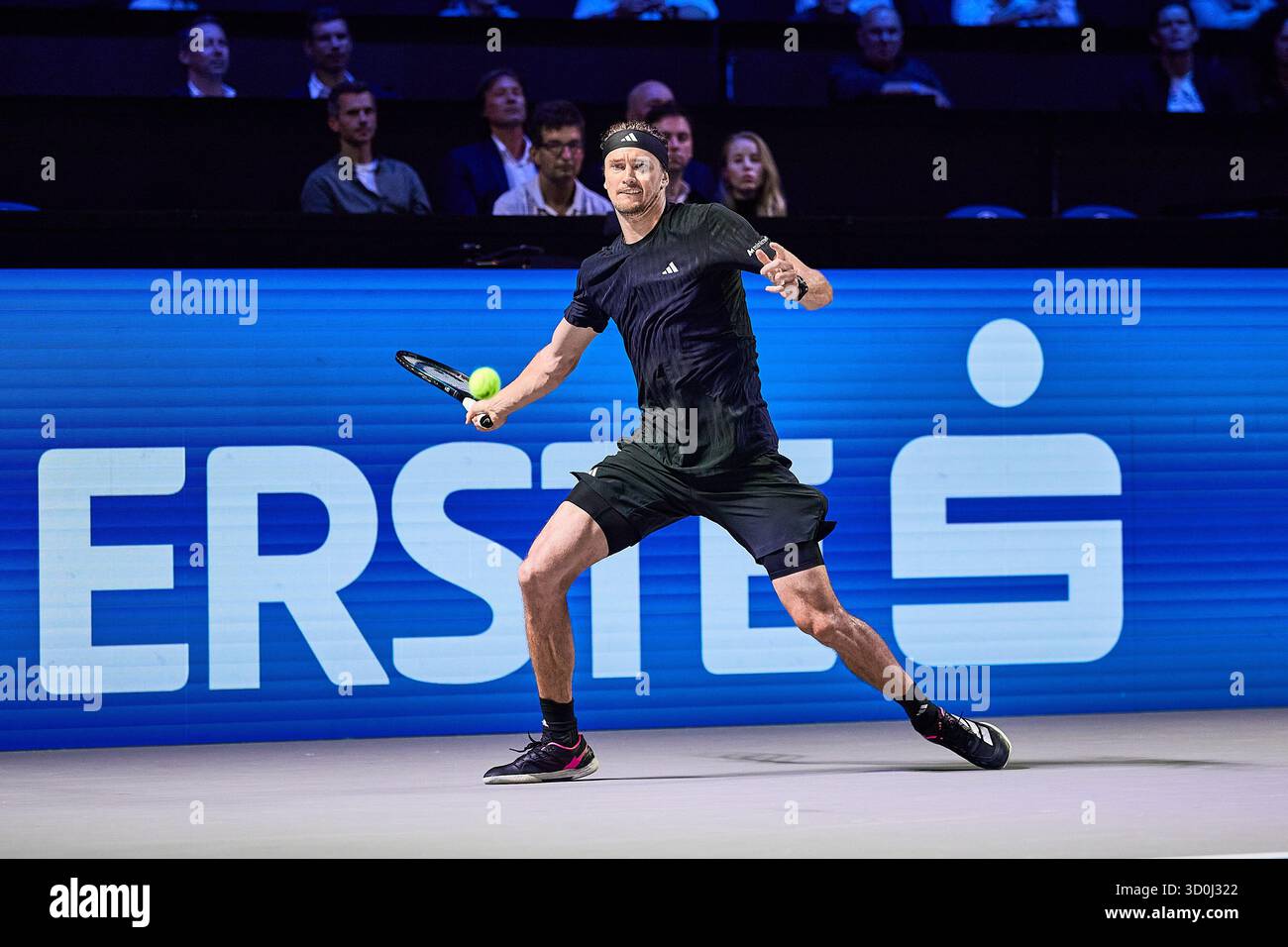Vienne, Vienne, Autriche. 23 octobre 2025. Alexander Zverev, de l'Allemagne, revient avec avance à Matteo Arnaldi, de l'Italie, lors de l'Erste Bank Open - ATP500, Mens Tennis, 23.10.2025, Vienne (Wiener Stadthalle), Autriche (crédit image : © Mathias Schulz/ZUMA Press Wire) USAGE ÉDITORIAL SEULEMENT ! Non destiné à UN USAGE commercial ! Banque D'Images Vienne, Vienne, Autriche. 23 octobre 2025. Alexander Zverev, de l'Allemagne, revient avec avance à Matteo Arnaldi, de l'Italie, lors de l'Erste Bank Open - ATP500, Mens Tennis, 23.10.2025, Vienne (Wiener Stadthalle), Autriche (crédit image : © Mathias Schulz/ZUMA Press Wire) USAGE ÉDITORIAL SEULEMENT ! Non destiné à UN USAGE commercial ! Banque D'Images
