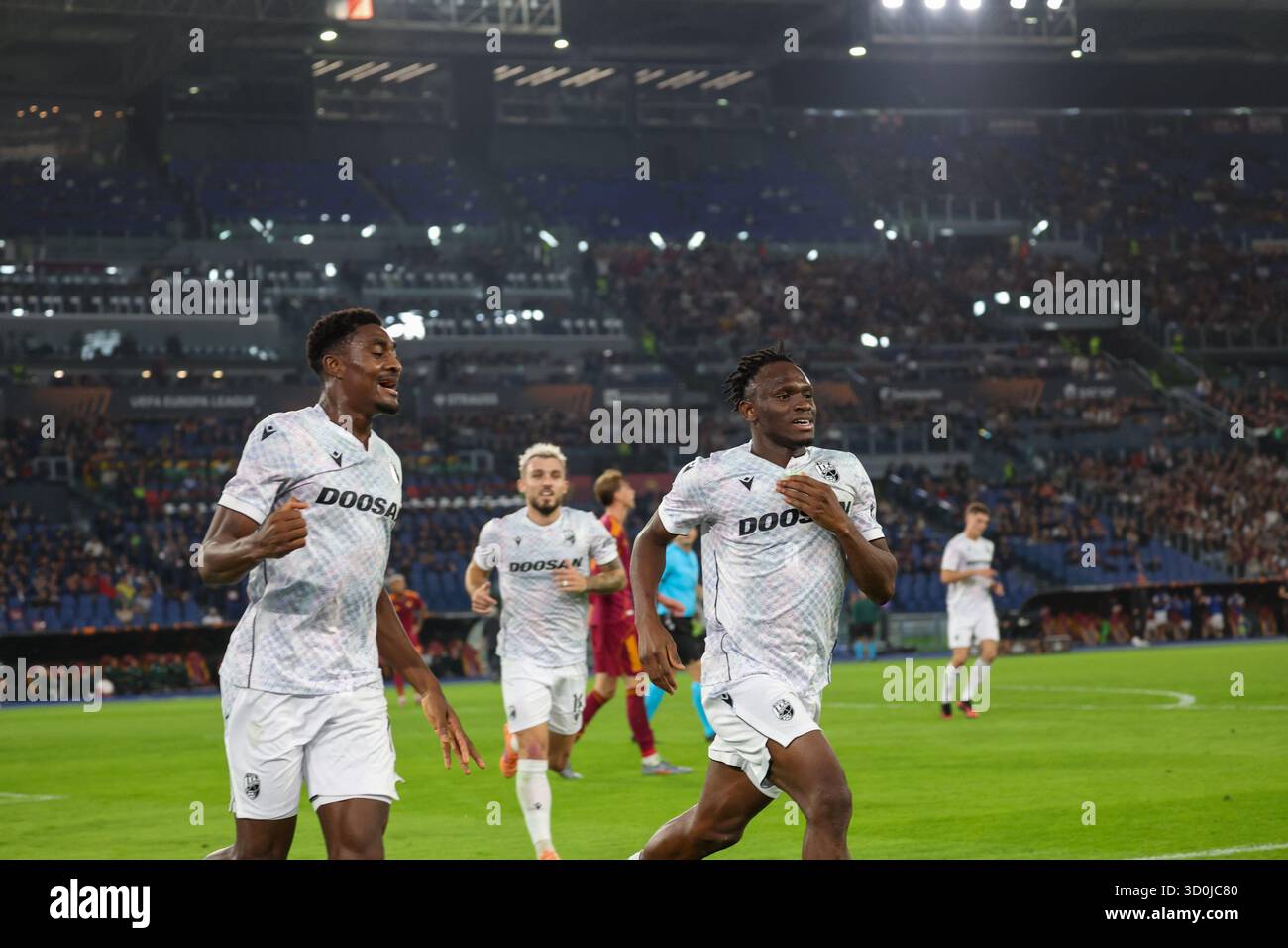 Roma, Roma, Italia. 23 octobre 2025. But le Cheick Souare (FC Viktoria Plzen) lors du match de football de la Ligue Europa 2025/26 entre Roma et Viktoria Plzen le 23 octobre 2025, au Stadio Olimpico de Rome. Photo : (crédit image : © Fabio Sasso/ZUMA Press Wire) USAGE ÉDITORIAL SEULEMENT ! Non destiné à UN USAGE commercial ! Banque D'Images Roma, Roma, Italia. 23 octobre 2025. But le Cheick Souare (FC Viktoria Plzen) lors du match de football de la Ligue Europa 2025/26 entre Roma et Viktoria Plzen le 23 octobre 2025, au Stadio Olimpico de Rome. Photo : (crédit image : © Fabio Sasso/ZUMA Press Wire) USAGE ÉDITORIAL SEULEMENT ! Non destiné à UN USAGE commercial ! Banque D'Images