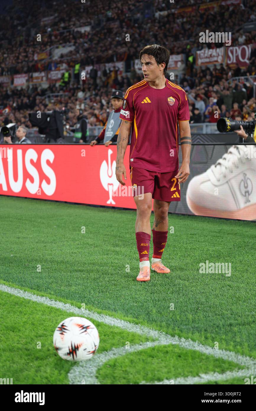 Roma, Roma, Italia. 23 octobre 2025. Paulo Dybala (AS Roma) lors du match de football de la Ligue Europa 2025/26 entre Roma et Viktoria Plzen le 23 octobre 2025 au Stadio Olimpico de Rome. Photo : (crédit image : © Fabio Sasso/ZUMA Press Wire) USAGE ÉDITORIAL SEULEMENT ! Non destiné à UN USAGE commercial ! Banque D'Images Roma, Roma, Italia. 23 octobre 2025. Paulo Dybala (AS Roma) lors du match de football de la Ligue Europa 2025/26 entre Roma et Viktoria Plzen le 23 octobre 2025 au Stadio Olimpico de Rome. Photo : (crédit image : © Fabio Sasso/ZUMA Press Wire) USAGE ÉDITORIAL SEULEMENT ! Non destiné à UN USAGE commercial ! Banque D'Images