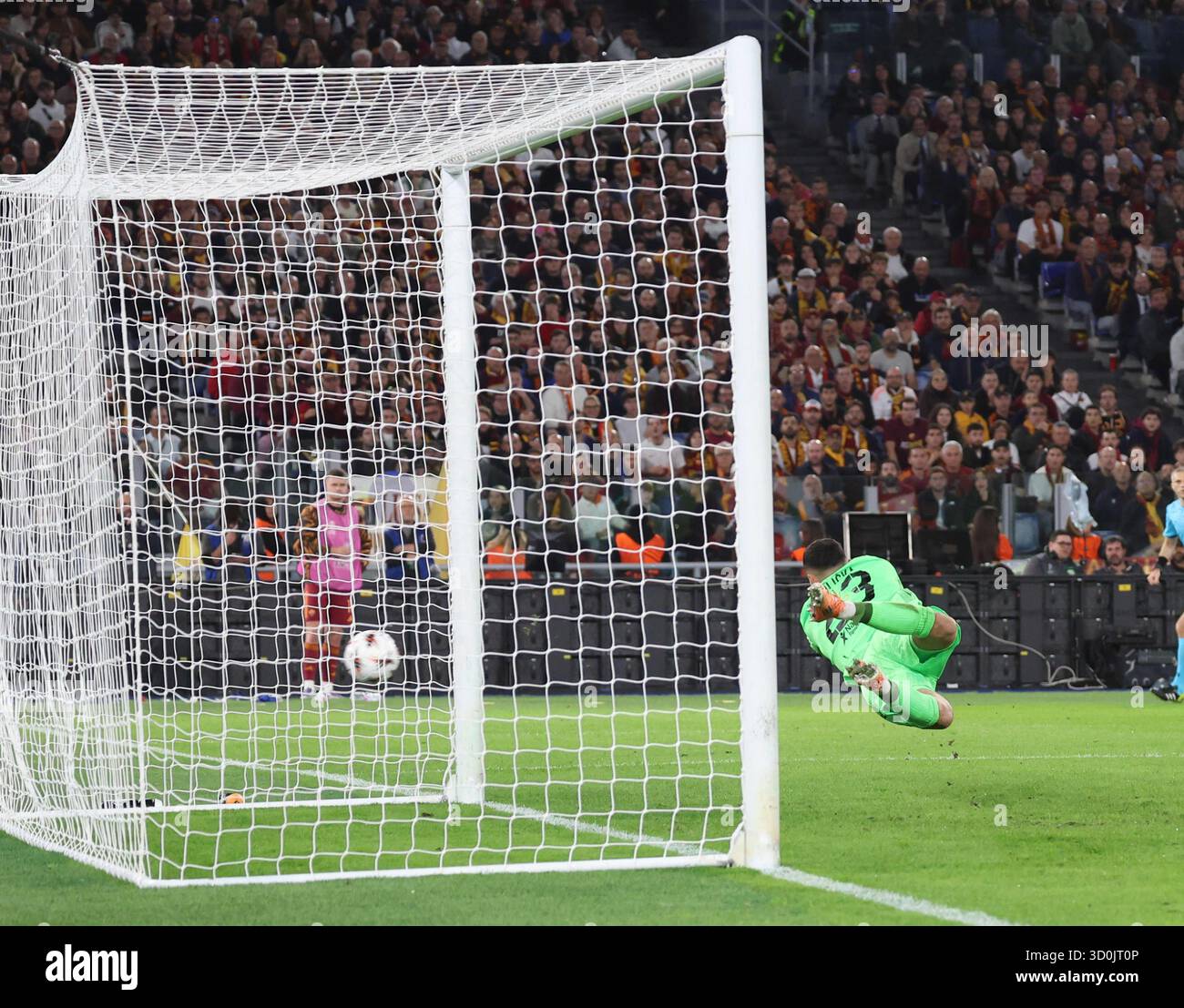 Roma, Roma, Italia. 23 octobre 2025. Martin Jedlicka (FC Viktoria Plzen) lors du match de football de la Ligue Europa 2025/26 entre Roma et Viktoria Plzen le 23 octobre 2025, au Stadio Olimpico de Rome. Photo : (crédit image : © Fabio Sasso/ZUMA Press Wire) USAGE ÉDITORIAL SEULEMENT ! Non destiné à UN USAGE commercial ! Banque D'Images Roma, Roma, Italia. 23 octobre 2025. Martin Jedlicka (FC Viktoria Plzen) lors du match de football de la Ligue Europa 2025/26 entre Roma et Viktoria Plzen le 23 octobre 2025, au Stadio Olimpico de Rome. Photo : (crédit image : © Fabio Sasso/ZUMA Press Wire) USAGE ÉDITORIAL SEULEMENT ! Non destiné à UN USAGE commercial ! Banque D'Images