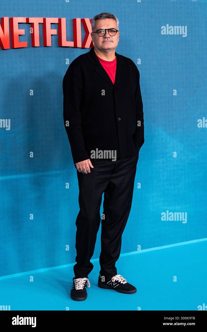 Madrid, Madrid, ESPAGNE. 24 octobre 2025. Le scénariste et producteur espagnol Carlos Montero assiste à l'appel photo pour la présentation de la deuxième saison de 'Respira', la série dramatique Netflix. (Crédit image : © David Cruz Sanz/ZUMA Press Wire) USAGE ÉDITORIAL SEULEMENT ! Non destiné à UN USAGE commercial ! Banque D'Images Madrid, Madrid, ESPAGNE. 24 octobre 2025. Le scénariste et producteur espagnol Carlos Montero assiste à l'appel photo pour la présentation de la deuxième saison de 'Respira', la série dramatique Netflix. (Crédit image : © David Cruz Sanz/ZUMA Press Wire) USAGE ÉDITORIAL SEULEMENT ! Non destiné à UN USAGE commercial ! Banque D'Images