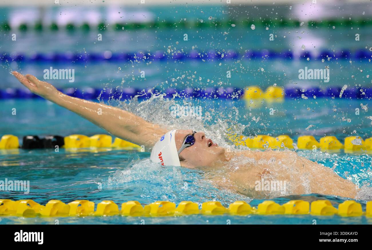 Toronto, Ontario, Canada. 23 octobre 2025. HUBERT KOS, de Hongrie, nage sur le 200 m dos masculin lors de la finale de la première journée de la Coupe du monde de natation aquatique 2025 au Toronto Pan Am Sports Centre. Kos a établi un nouveau record du monde de 1 :45.12. (Crédit image : © Jeff Vogan/ZUMA Press Wire) USAGE ÉDITORIAL SEULEMENT ! Non destiné à UN USAGE commercial ! Banque D'Images Toronto, Ontario, Canada. 23 octobre 2025. HUBERT KOS, de Hongrie, nage sur le 200 m dos masculin lors de la finale de la première journée de la Coupe du monde de natation aquatique 2025 au Toronto Pan Am Sports Centre. Kos a établi un nouveau record du monde de 1 :45.12. (Crédit image : © Jeff Vogan/ZUMA Press Wire) USAGE ÉDITORIAL SEULEMENT ! Non destiné à UN USAGE commercial ! Banque D'Images