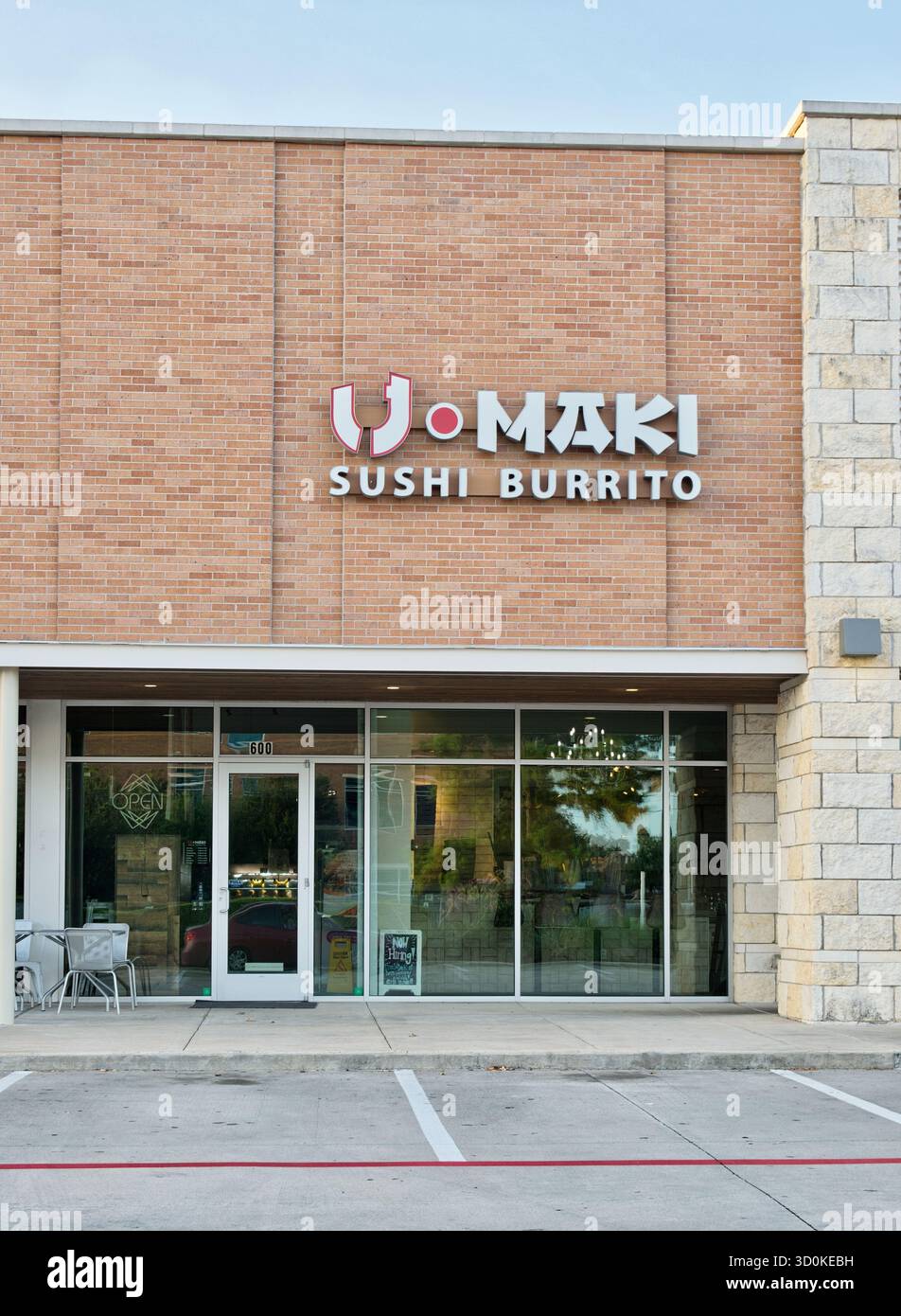 Houston, Texas États-Unis 07-13-2025 : extérieur de la vitrine du restaurant japonais Umaki Sushi Burrito. Banque D'Images