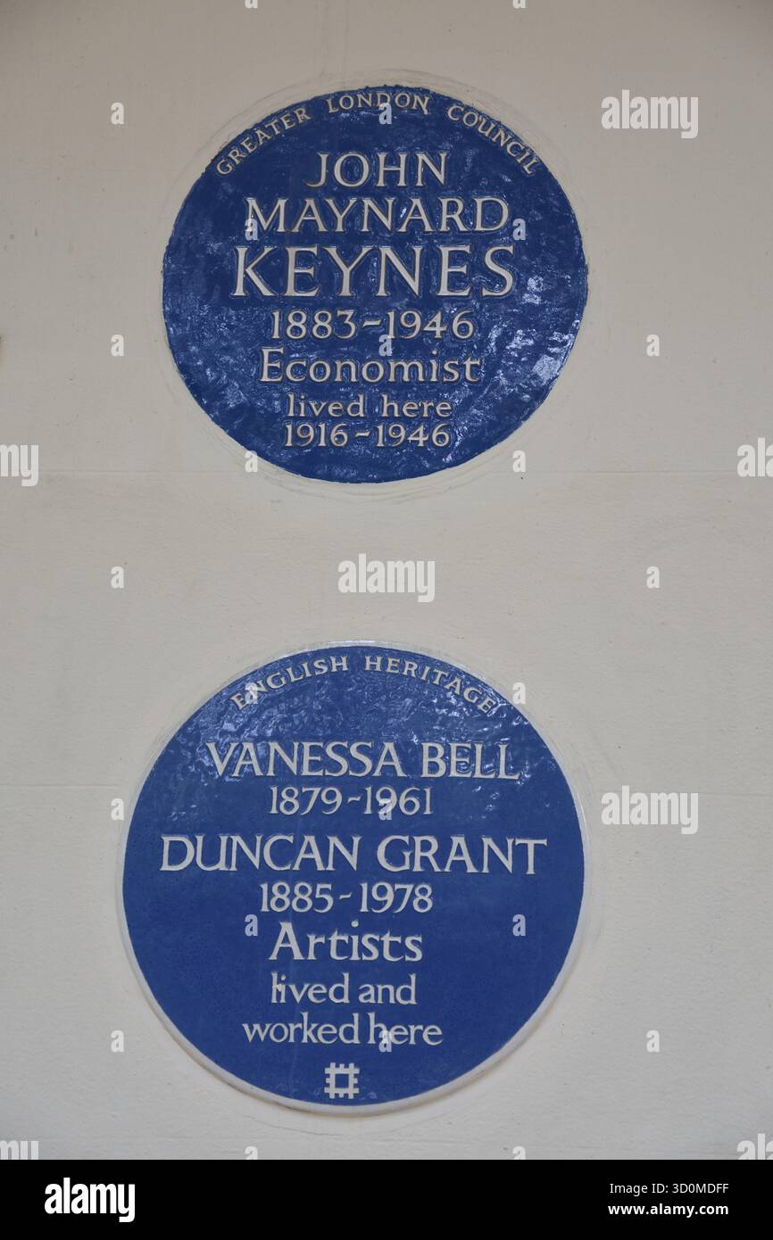 Plaques bleues indiquant la maison de John Maynard Keynes, Vanessa Bell et Duncan Grant, Bloomsbury, Camden, Londres, Royaume-Uni Banque D'Images