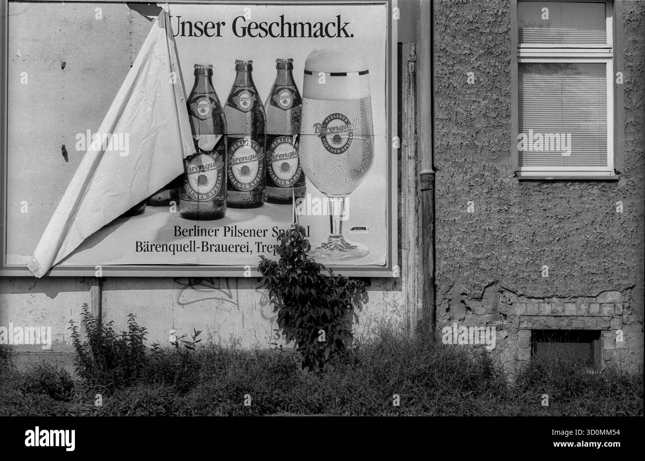 Allemagne, Berlin, 22.07.1992, publicité pour les produits d'Europe de l'est : Berliner Pilsner - Our Taste, [traduction automatique] Banque D'Images