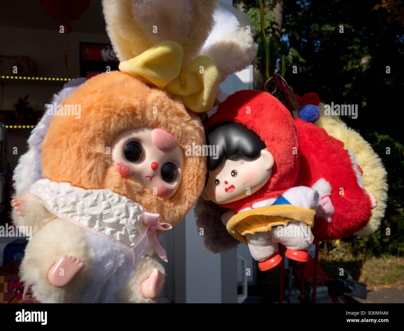 monstre, jouets viraux, jouets en peluche à collectionner, magasin de rue au détail, monstres, pop Mart, jouets, collection, poupées, République tchèque Banque D'Images