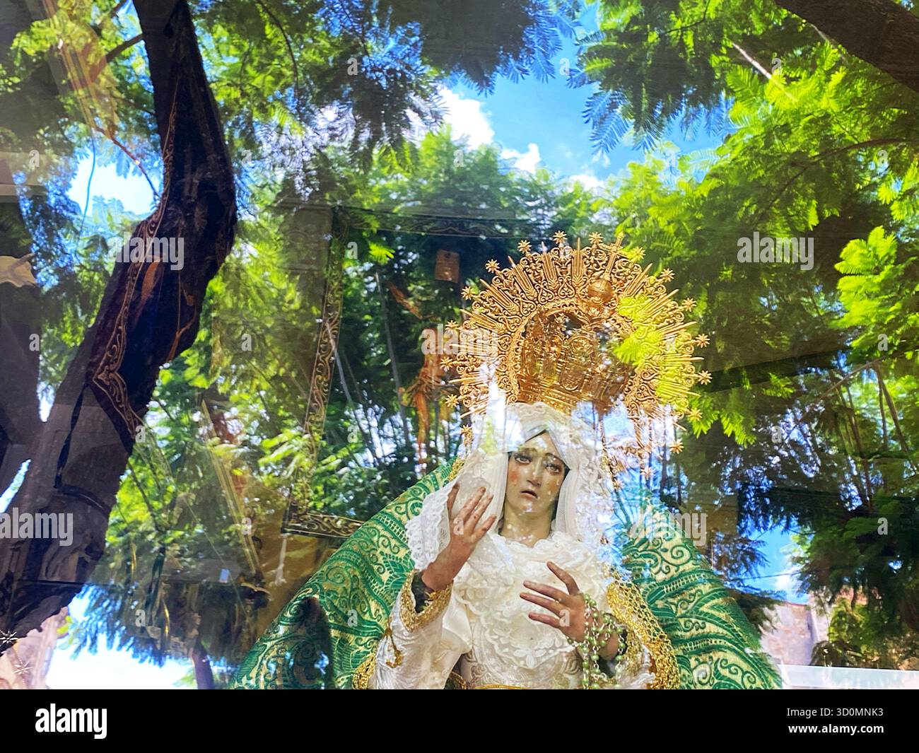 In Artesanías Quevedo in Jerez de la Frontera, Cádiz, Andalousie, Espagne - Image de stock capturée avec un smartphone