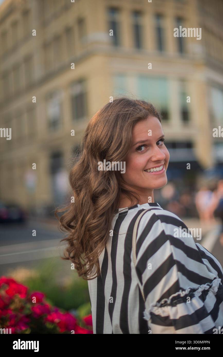 balade le week-end dans la ville avec des amis Banque D'Images