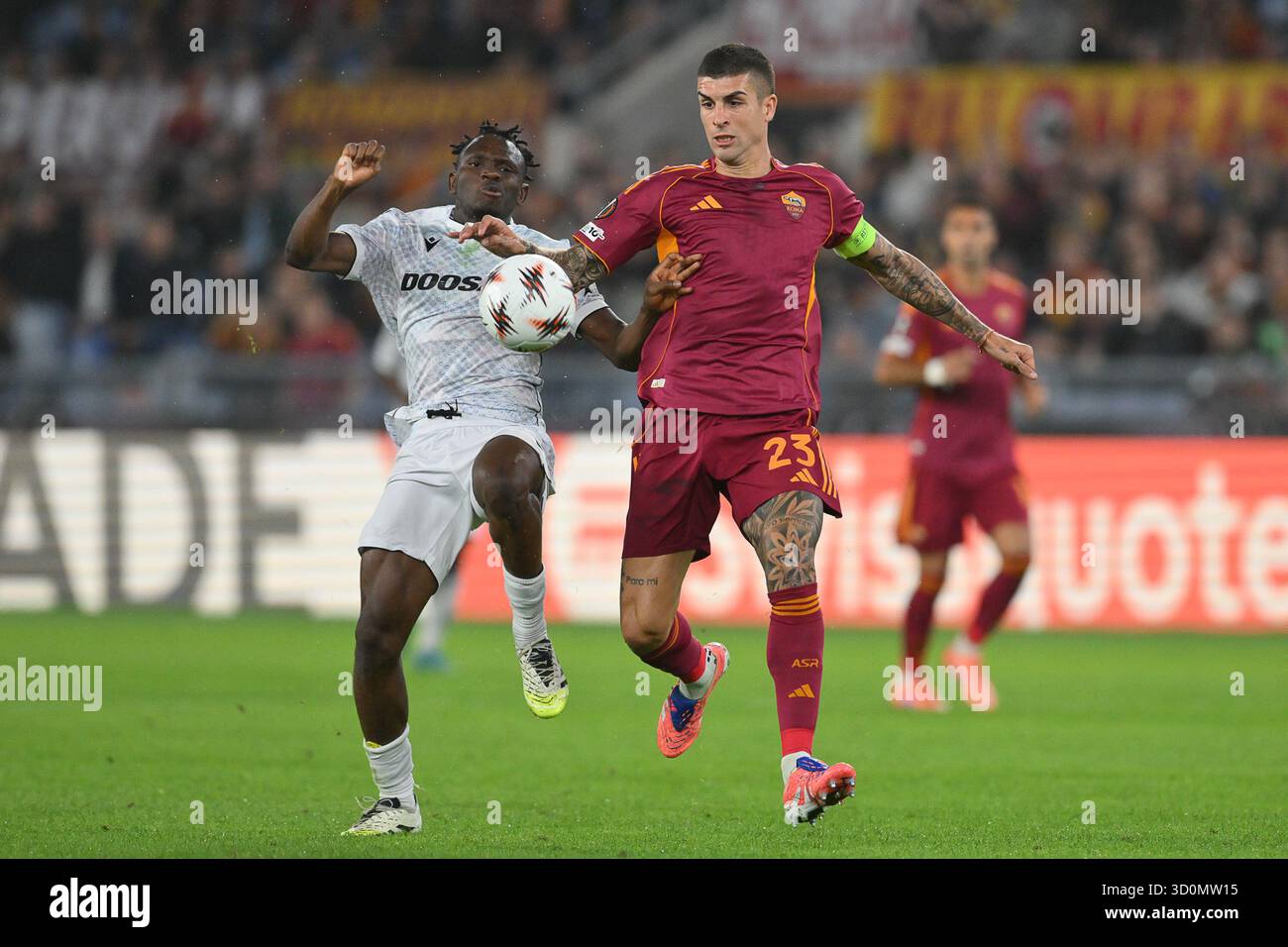 23 octobre 2025, stade Olimpico, Rome, Italie ; UEFA Europa League Football match ; Roma versus Viktoria Plzen ; Prince Kwabena du FC Viktoria Plzen , Gia Banque D'Images