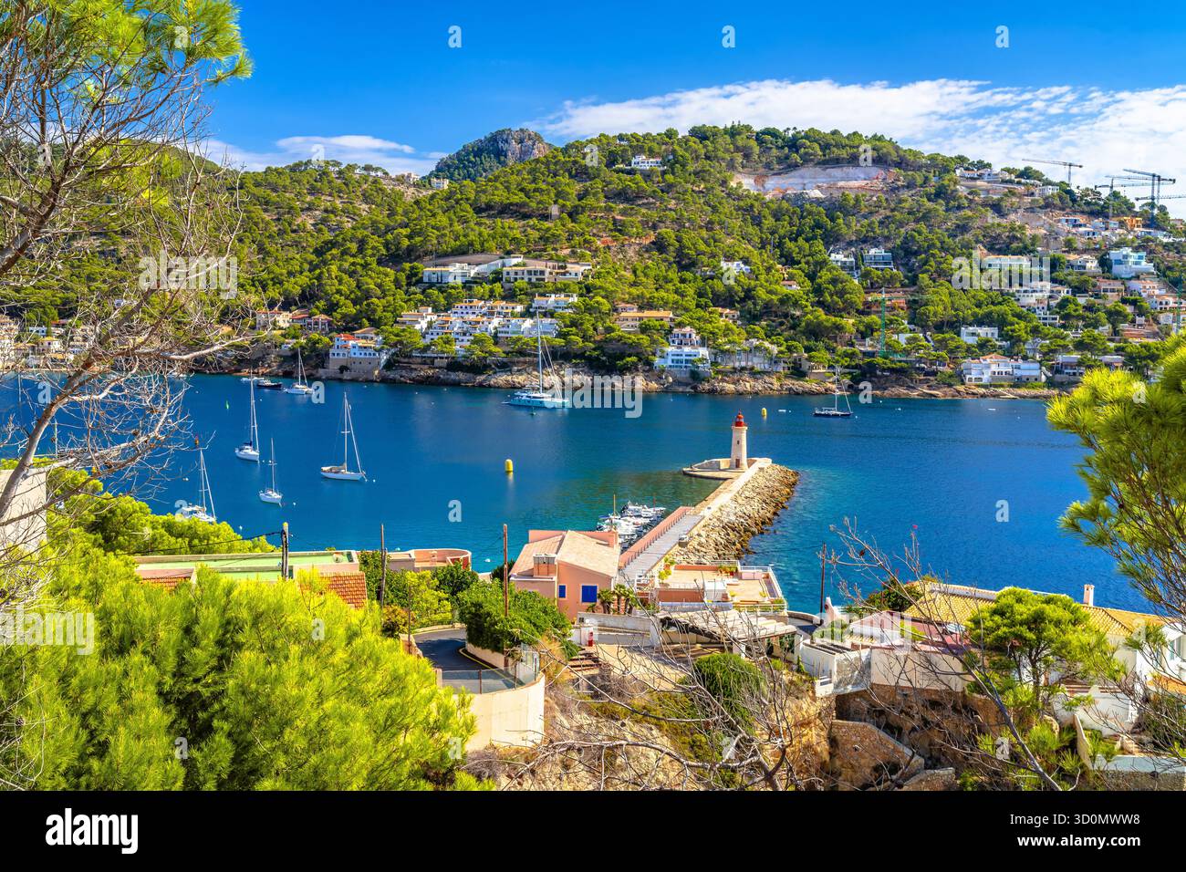 Port d Andratx villas côtières pittoresques et vue sur le paysage, île de Majorque. Îles Baléares d'Espagne. Banque D'Images