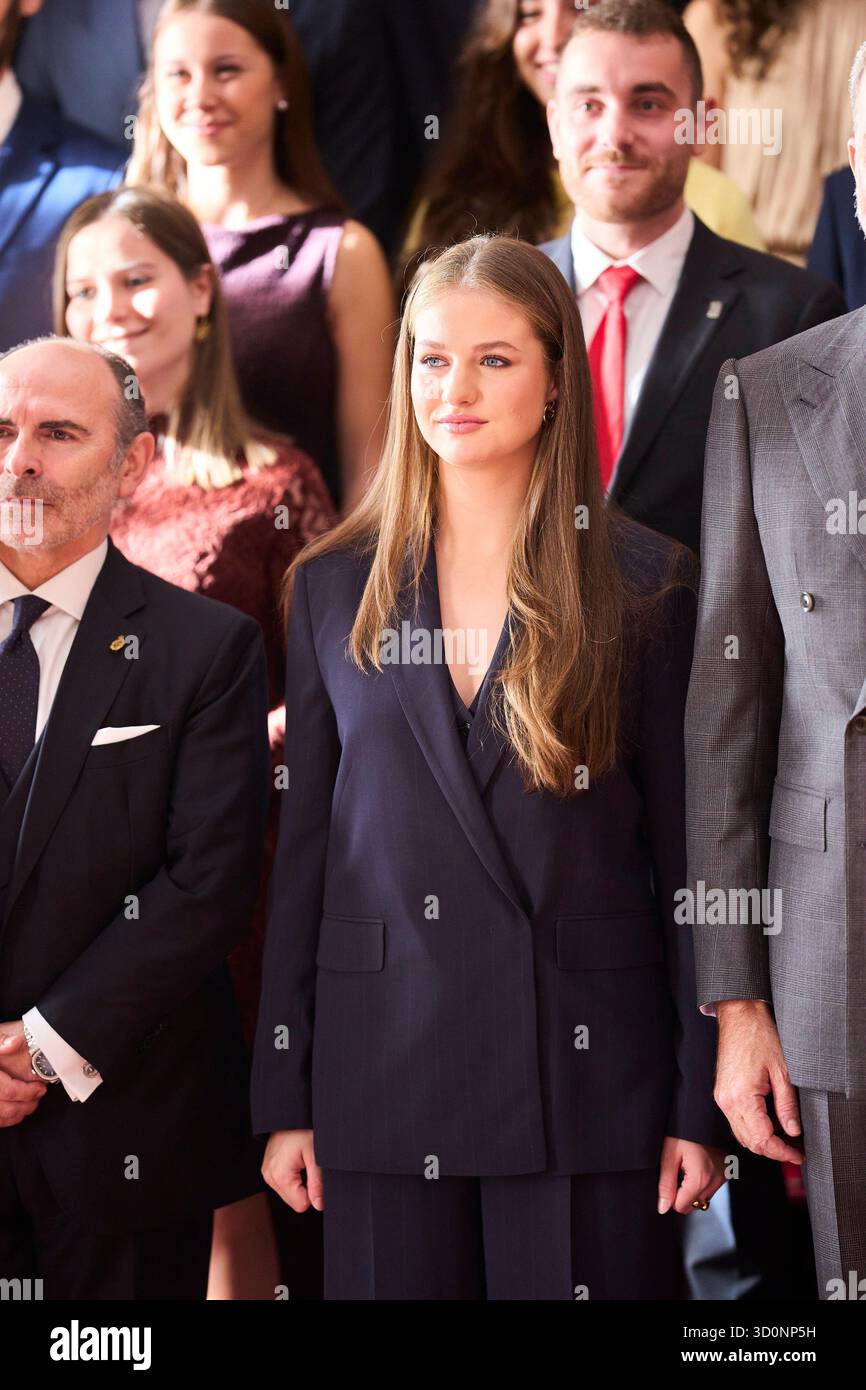 Oviedo, Asturies, Espagne. 24 octobre 2025. La princesse couronne Leonor a assisté à l'audience avec les gagnants des médailles Asturias 2025 au Reconquista Hotel le 24 octobre 2025 à Oviedo, Espagne Oviedo. Espagne. 20251024, (crédit image : © Jack Abuin/ZUMA Press Wire) USAGE ÉDITORIAL SEULEMENT ! Non destiné à UN USAGE commercial ! Banque D'Images Oviedo, Asturies, Espagne. 24 octobre 2025. La princesse couronne Leonor a assisté à l'audience avec les gagnants des médailles Asturias 2025 au Reconquista Hotel le 24 octobre 2025 à Oviedo, Espagne Oviedo. Espagne. 20251024, (crédit image : © Jack Abuin/ZUMA Press Wire) USAGE ÉDITORIAL SEULEMENT ! Non destiné à UN USAGE commercial ! Banque D'Images