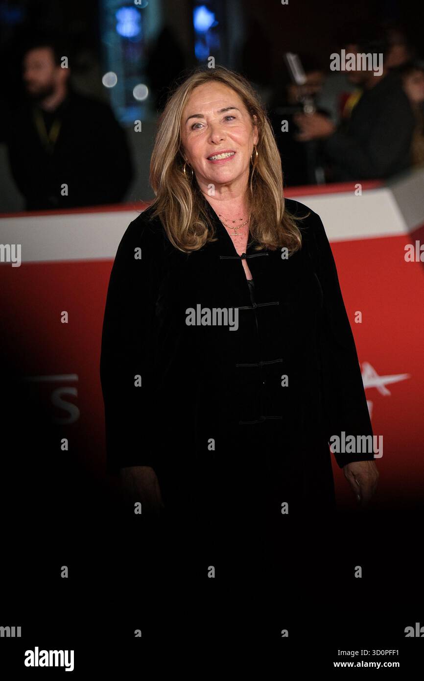 Rome, Italie. 23 octobre 2025. 23 octobre 2025 - Susan Seidelman assiste au tapis rouge pour le film 'Desperately Seeking Susan'' lors du 20ème Festival du film de Rome à l'Auditorium Parco Della Musica à Rome, Italie. (Crédit image : © Pacific Press via ZUMA Press Wire) USAGE ÉDITORIAL SEULEMENT ! Non destiné à UN USAGE commercial ! Banque D'Images Rome, Italie. 23 octobre 2025. 23 octobre 2025 - Susan Seidelman assiste au tapis rouge pour le film 'Desperately Seeking Susan'' lors du 20ème Festival du film de Rome à l'Auditorium Parco Della Musica à Rome, Italie. (Crédit image : © Pacific Press via ZUMA Press Wire) USAGE ÉDITORIAL SEULEMENT ! Non destiné à UN USAGE commercial ! Banque D'Images