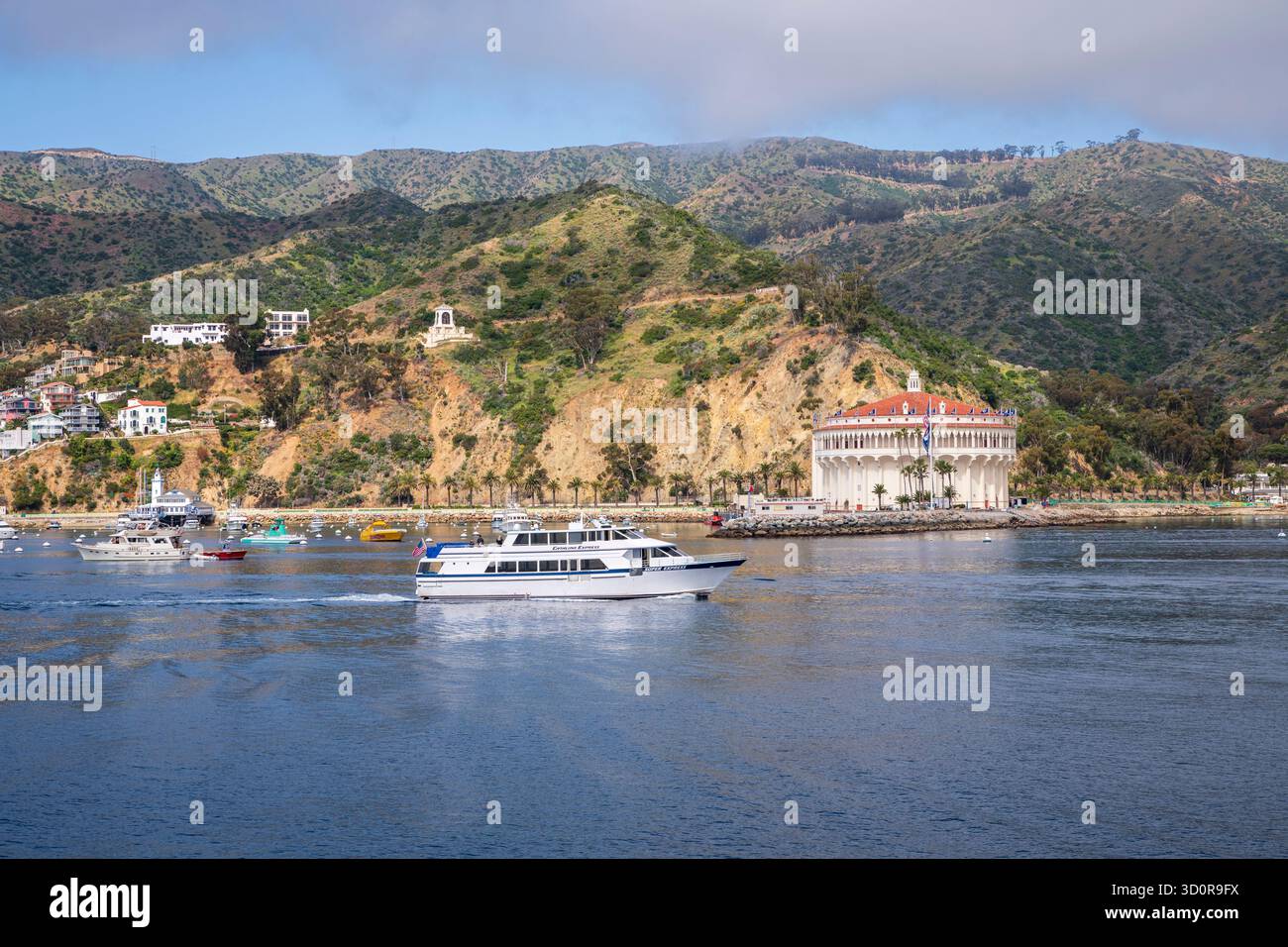 Avalon, Catalina Island, CA États-Unis - 24 avril 2019 : le Catalina Express est un service de ferry assurant des trajets entre Santa Catalina Island et Newport B. Banque D'Images