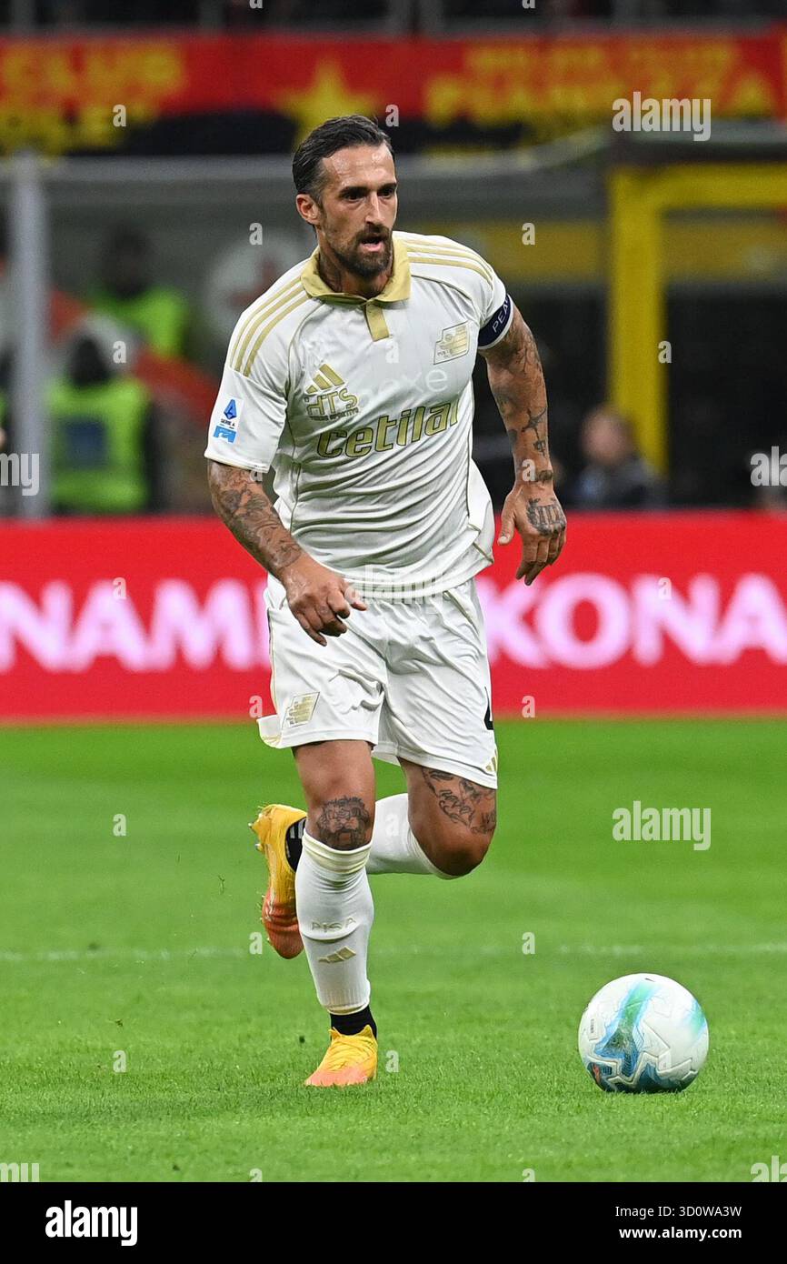 Milan, Italie. 24 octobre 2025. Antonio CARACCIOLO (PISA SPORTING CLUB) EN ACTION lors de l'AC Milan vs Pisa SC, match de football italien Serie A à Milan, Italie, 24 octobre 2025 crédit : Agence photo indépendante/Alamy Live News Banque D'Images