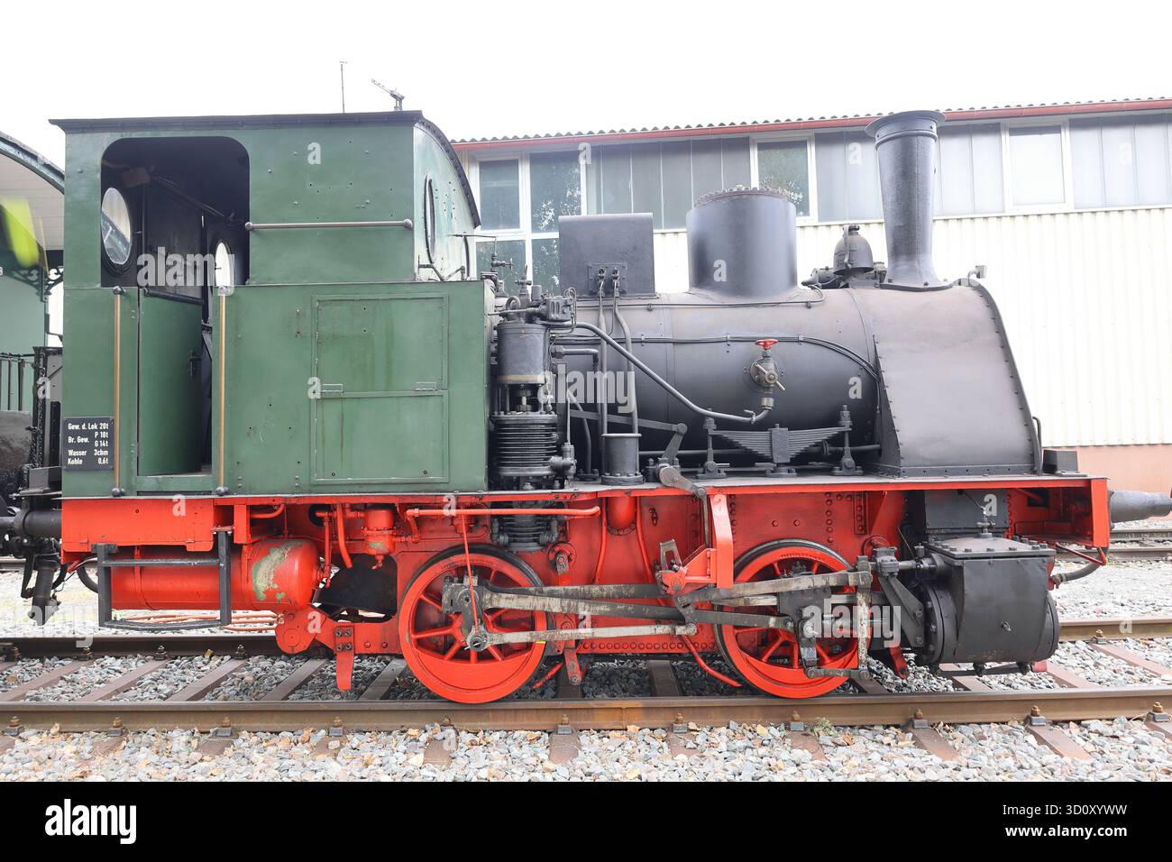 Petite locomotive de manœuvre dans la gare de Weissach Banque D'Images