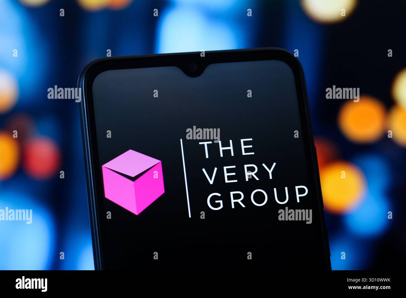 Canada. 25 octobre 2025. Dans cette illustration photo, le logo Very Group est visible affiché sur un écran de smartphone. (Crédit image : © Thomas Fuller/SOPA images via ZUMA Press Wire) USAGE ÉDITORIAL SEULEMENT ! Non destiné à UN USAGE commercial ! Banque D'Images Canada. 25 octobre 2025. Dans cette illustration photo, le logo Very Group est visible affiché sur un écran de smartphone. (Crédit image : © Thomas Fuller/SOPA images via ZUMA Press Wire) USAGE ÉDITORIAL SEULEMENT ! Non destiné à UN USAGE commercial ! Banque D'Images