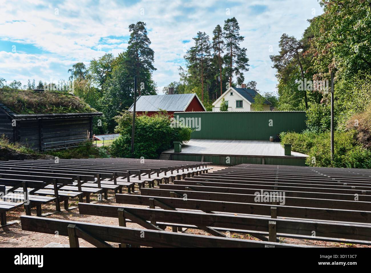 Oslo, Norvège - 9 septembre 2025 : Théâtre en plein air dans le musée folklorique norvégien Banque D'Images
