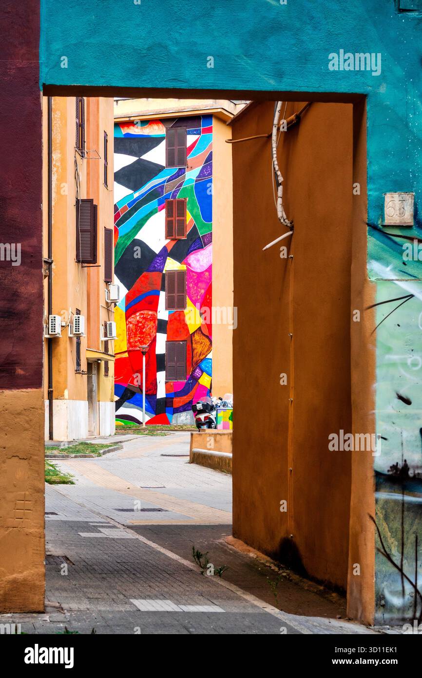 Vue d'entrée du Museo Condominiale di Tor Marancia, Rome, Italie, avec des peintures murales colorées en arrière-plan. Banque D'Images