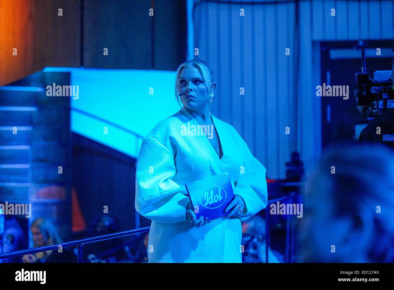 Centre de congrès Filadelfia, Stockholm, Suède. 25 octobre 2025. Dans le deuxième épisode live d'Idol 2025 sur TV4, huit concurrents se sont affrontés dans des rondes de duel intenses. Après les représentations et le vote du public, deux participants ont été éliminés, réduisant le nombre de participants à mesure que la compétition s'intensifie. Le spectacle comportait des voix brutes en direct, un éclairage dramatique et une tension à enjeux élevés. Johanna Nordström crédit : Daniel Bengtsson/Alamy Live News Banque D'Images