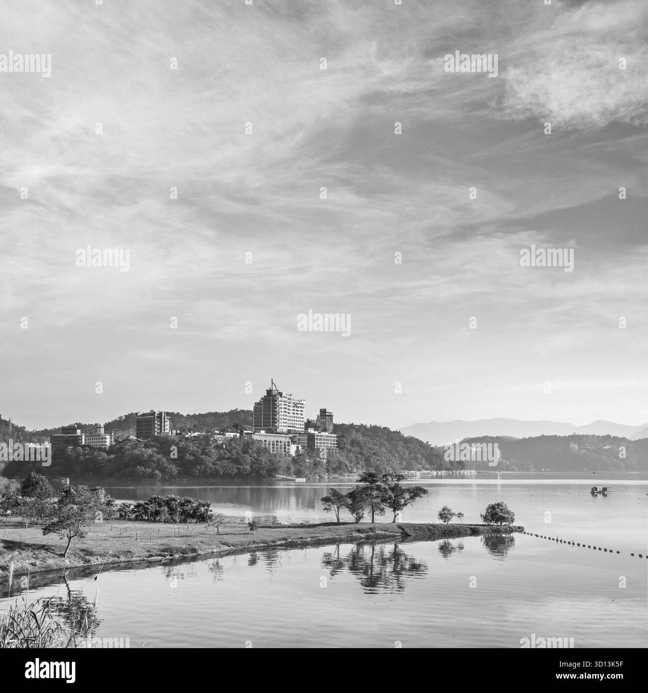 Paysage noir et blanc du lac Sun Moon à Nantou, Taiwan Banque D'Images