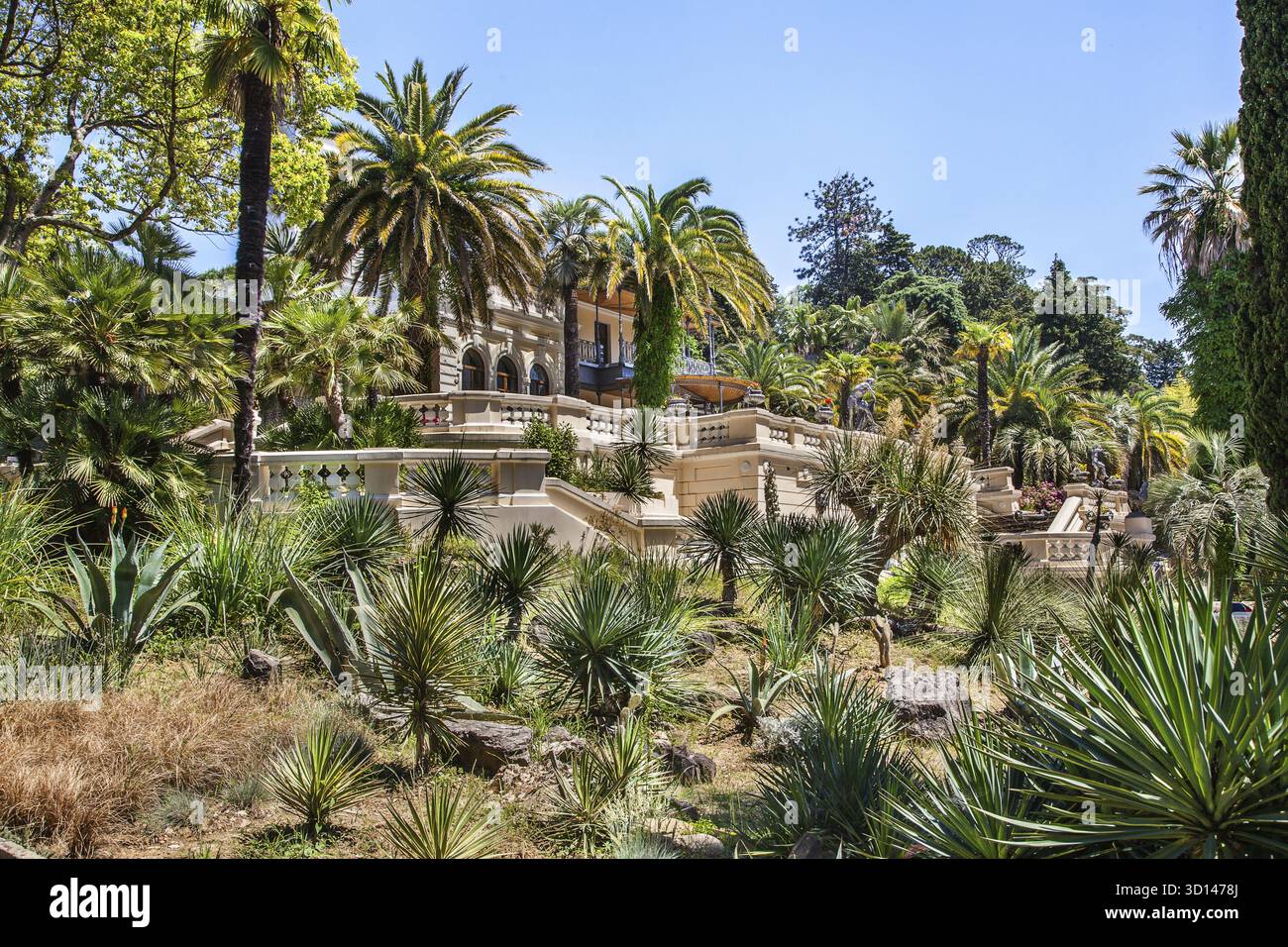 Sotchi, Russie - 02 juin 2015 : Villa Hope dans l'arboretum de Sotchi, construit en 1899, l'ancien chalet de la famille Hudyakova Banque D'Images
