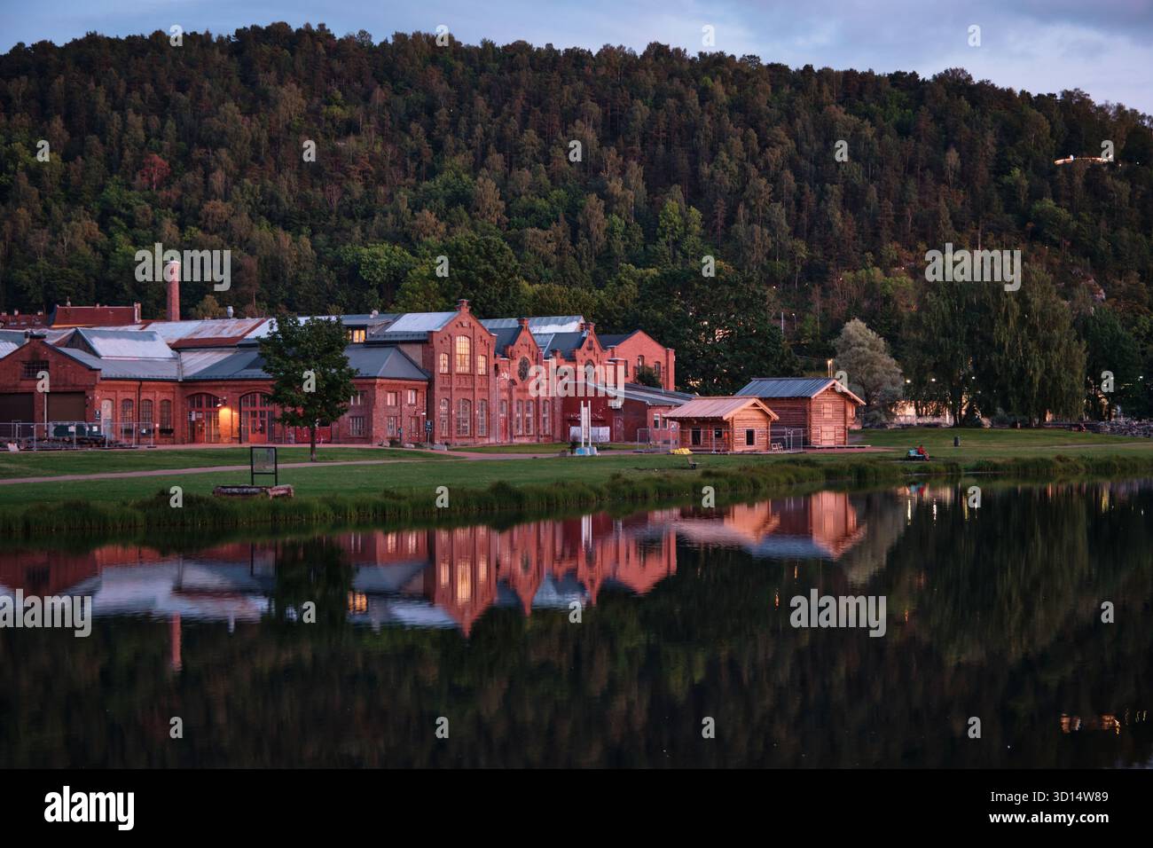 Oslo, Norvège - 6 septembre 2025 : le parc médiéval de Middelalderparken est situé entre Bjoervika et Gamlebyen dans le quartier Gamle Oslo. Banque D'Images
