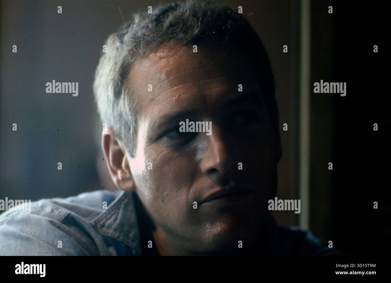 STOCKTON, CALIFORNIE, USA - vers 01 novembre 1966 - L'acteur Paul Newman sur le tournage du film Cool Hand Luke à Stockton, Californie, USA - photo : Geopix/Jim Hansen Banque D'Images