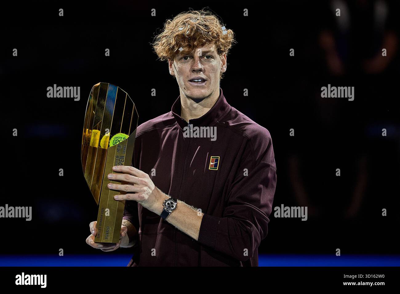 Vienne, Vienne, Autriche. 26 octobre 2025. Jannik Sinner of Italy revient avec le revers à Alexander Zverev lors de l'Erste Bank Open - ATP500, Mens Tennis, 26.10.2025, Vienne (Wiener Stadthalle), Autriche (crédit image : © Mathias Schulz/ZUMA Press Wire) USAGE ÉDITORIAL SEULEMENT ! Non destiné à UN USAGE commercial ! Banque D'Images Vienne, Vienne, Autriche. 26 octobre 2025. Jannik Sinner of Italy revient avec le revers à Alexander Zverev lors de l'Erste Bank Open - ATP500, Mens Tennis, 26.10.2025, Vienne (Wiener Stadthalle), Autriche (crédit image : © Mathias Schulz/ZUMA Press Wire) USAGE ÉDITORIAL SEULEMENT ! Non destiné à UN USAGE commercial ! Banque D'Images