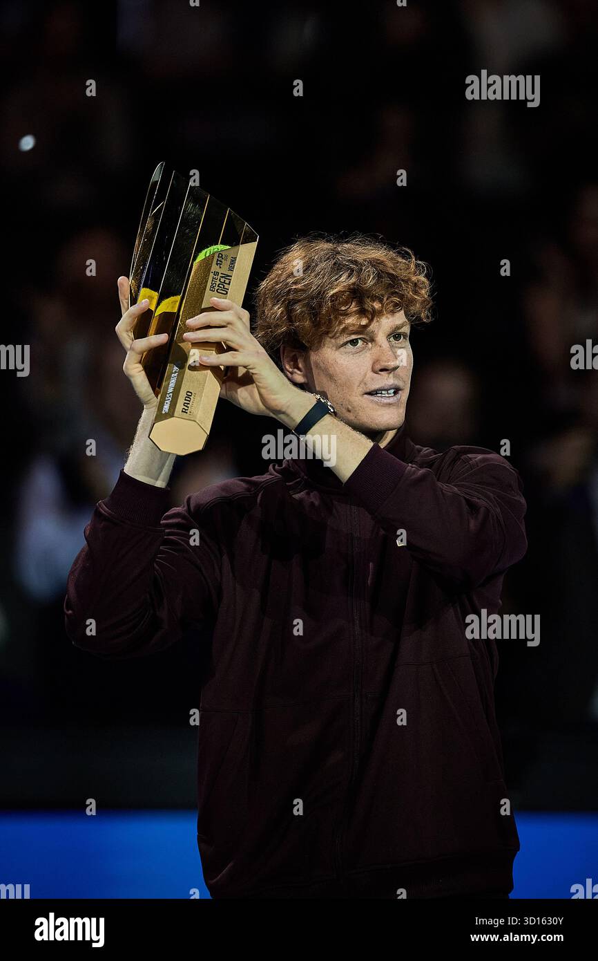 Vienne, Vienne, Autriche. 26 octobre 2025. Jannik Sinner of Italy revient avec le revers à Alexander Zverev lors de l'Erste Bank Open - ATP500, Mens Tennis, 26.10.2025, Vienne (Wiener Stadthalle), Autriche (crédit image : © Mathias Schulz/ZUMA Press Wire) USAGE ÉDITORIAL SEULEMENT ! Non destiné à UN USAGE commercial ! Banque D'Images Vienne, Vienne, Autriche. 26 octobre 2025. Jannik Sinner of Italy revient avec le revers à Alexander Zverev lors de l'Erste Bank Open - ATP500, Mens Tennis, 26.10.2025, Vienne (Wiener Stadthalle), Autriche (crédit image : © Mathias Schulz/ZUMA Press Wire) USAGE ÉDITORIAL SEULEMENT ! Non destiné à UN USAGE commercial ! Banque D'Images