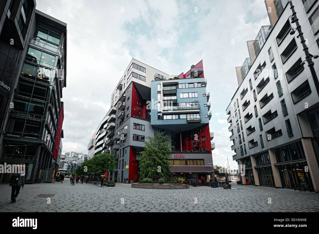 Oslo, Norvège - 8 septembre 2025 : immeubles d'appartements à Tjuvholmen. La zone fait partie du projet de rénovation urbaine Fjord City Banque D'Images