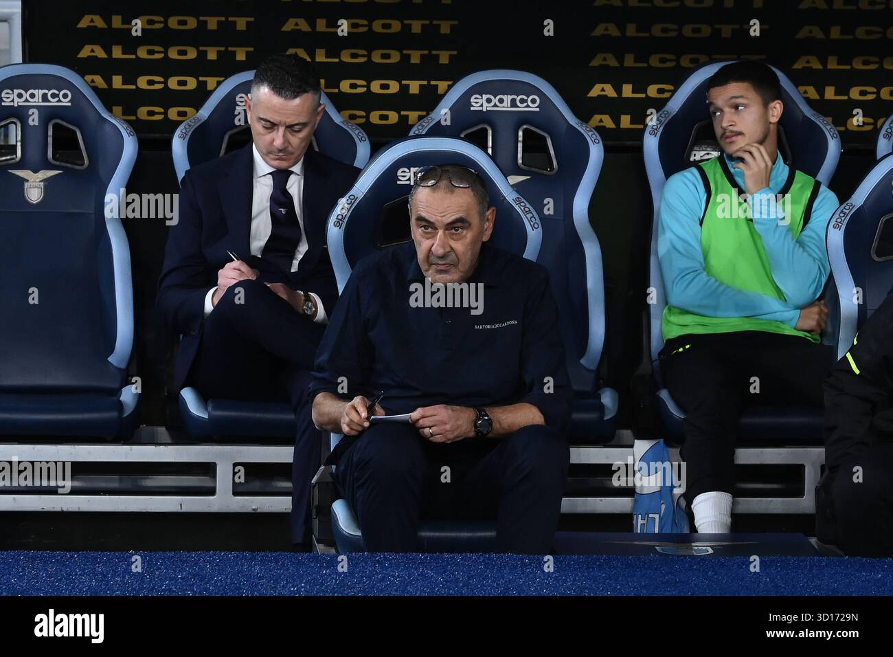 Rome, Italie. 26 octobre 2025. Maurizio Sarri, entraîneur de S.S. Lazio, participe à la 8ème journée du Championnat de Serie A entre S.S. Lazio et Juventus F.C. au stade Olympique le 26 octobre 2025 à Rome, Italie. Crédit : Domenico Cippitelli/Alamy Live News Banque D'Images