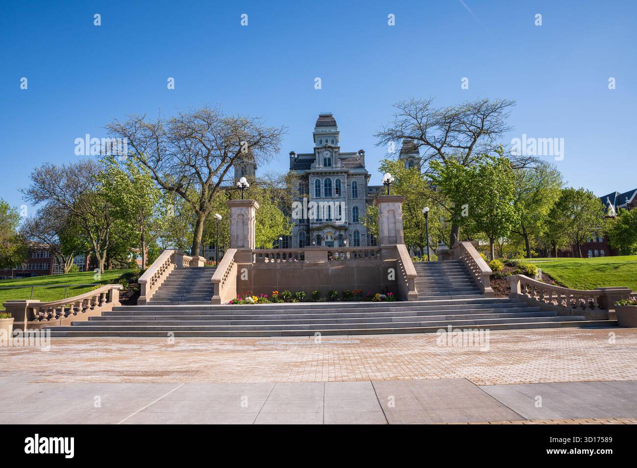 Syracuse, NY États-Unis - 12 mai 2019 : Syracuse University Hall of Languages a été le premier bâtiment du campus, et a eu lieu toute l'université. Banque D'Images
