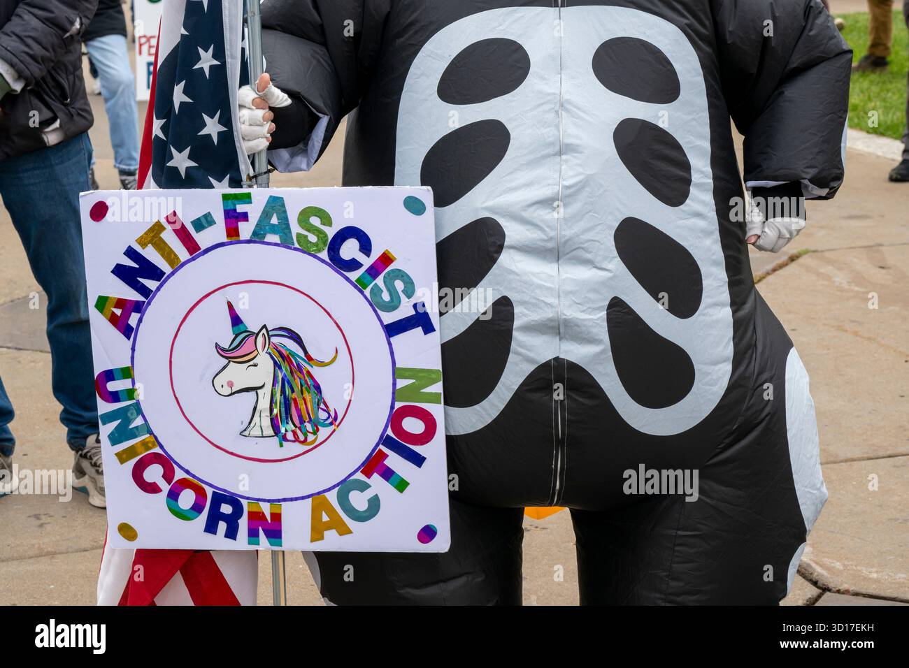 Paul, Minnesota. 25 octobre 2025. Pas Trump pas de troupes protestent. Organisé par la Coalition d'action populaire contre Trump, les manifestants ont exprimé leur opposition Banque D'Images