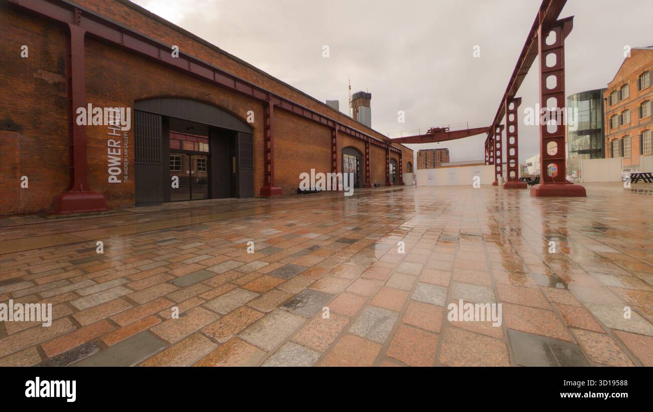 Power Hall, Science and Industry Museum, Manchester UK avec portique externe et pavage accessible - Image de stock capturée avec un smartphone