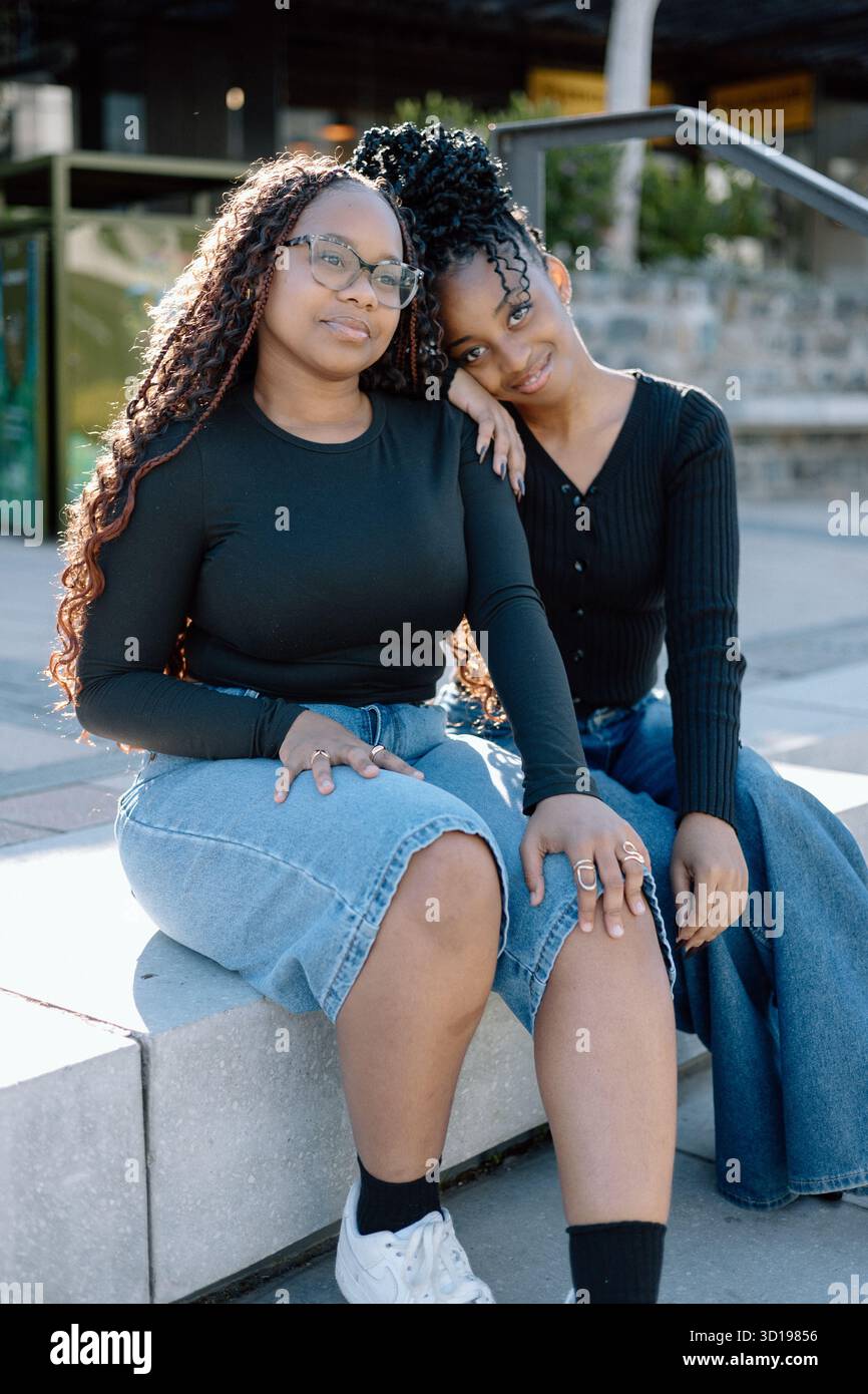 Amies noires traînant Banque D'Images