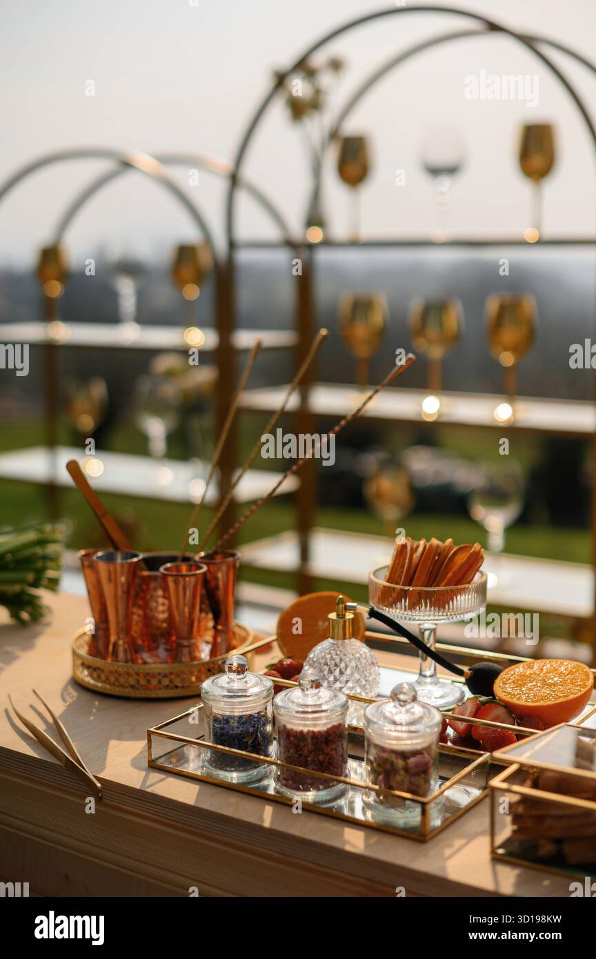 Cadre élégant pour cocktails en extérieur Banque D'Images