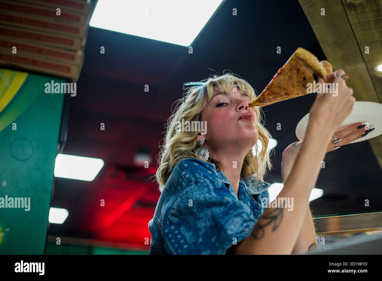 Une Pizza Party avec des amis Banque D'Images