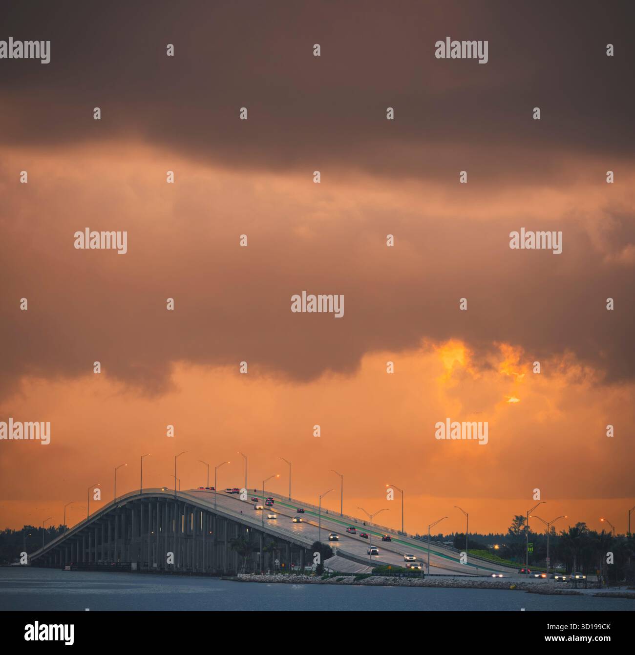 Lever du soleil sur le pont clé Biscayne miami Banque D'Images