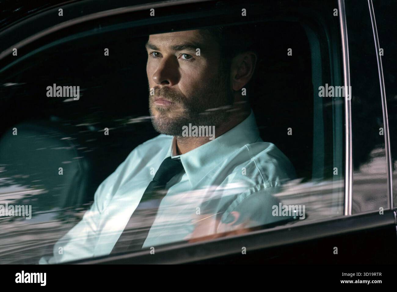 Crime 101 est un film criminel écrit et réalisé par Bart Layton. Il est basé sur le roman de 2010 du même nom de Don Winslow. Le film met en vedette Chris Hemsworth, Mark Ruffalo, Barry Keoghan, Monica Barbaro, Corey Hawkins, Jennifer Jason Leigh, Nick Nolte et Halle Berry. Banque D'Images