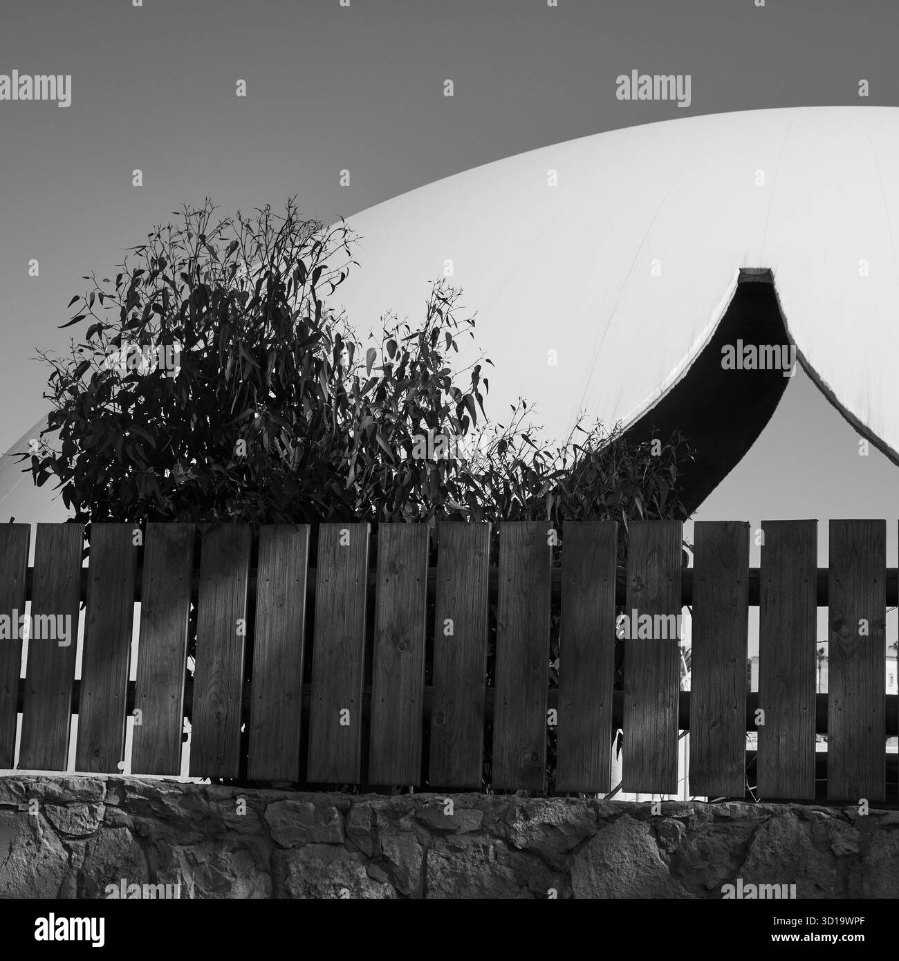 Le bâtiment de la Cité des Arts et de la culture à Essaouira, au Maroc, conçu à titre posthume par Oscar Niemeyer et actuellement en construction. Banque D'Images